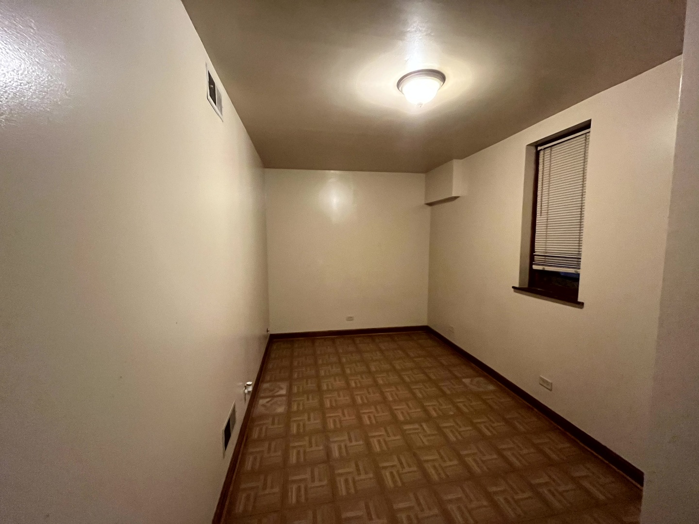 4263 W Montrose Avenue