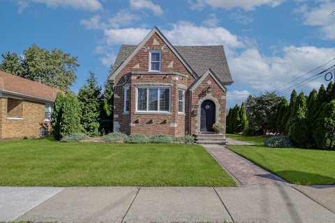 Photo of 713 Mccarthy Road, Lemont, IL 60439 (MLS # 12780427)