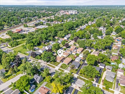 Tiny photo for 356 E Prairie Avenue, Lombard, IL 60148 (MLS # 12653247)