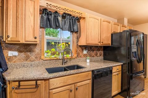 Tiny photo for 356 E Prairie Avenue, Lombard, IL 60148 (MLS # 12653247)