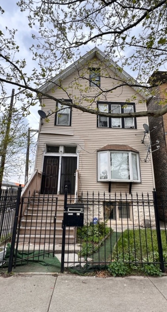 Photo 1 of 14 — 5515 S Princeton Avenue, Chicago, IL 60621