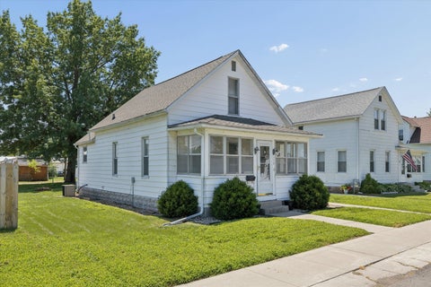 Tiny photo for 714 19th Avenue, Fulton, IL 61252 (MLS # 12706110)