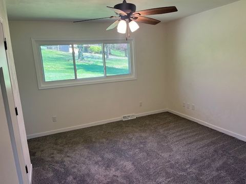 Tiny photo for 4065 Pinebrook Lane, Bettendorf, IA 52722 (MLS # 12628862)