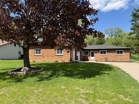 Photo of 4065 Pinebrook Lane, Bettendorf, IA 52722 (MLS # 12628862)
