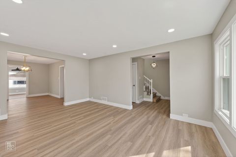 Tiny photo for 8047 S Kingston Avenue, Chicago, IL 60617 (MLS # 12596057)
