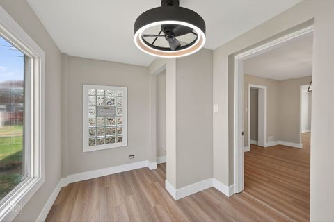 Tiny photo for 8047 S Kingston Avenue, Chicago, IL 60617 (MLS # 12596057)