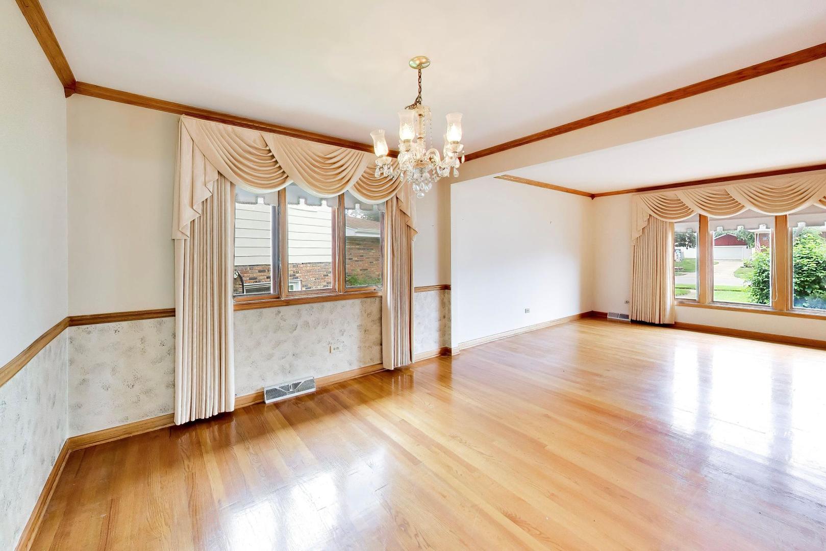 4332 W 118th Place