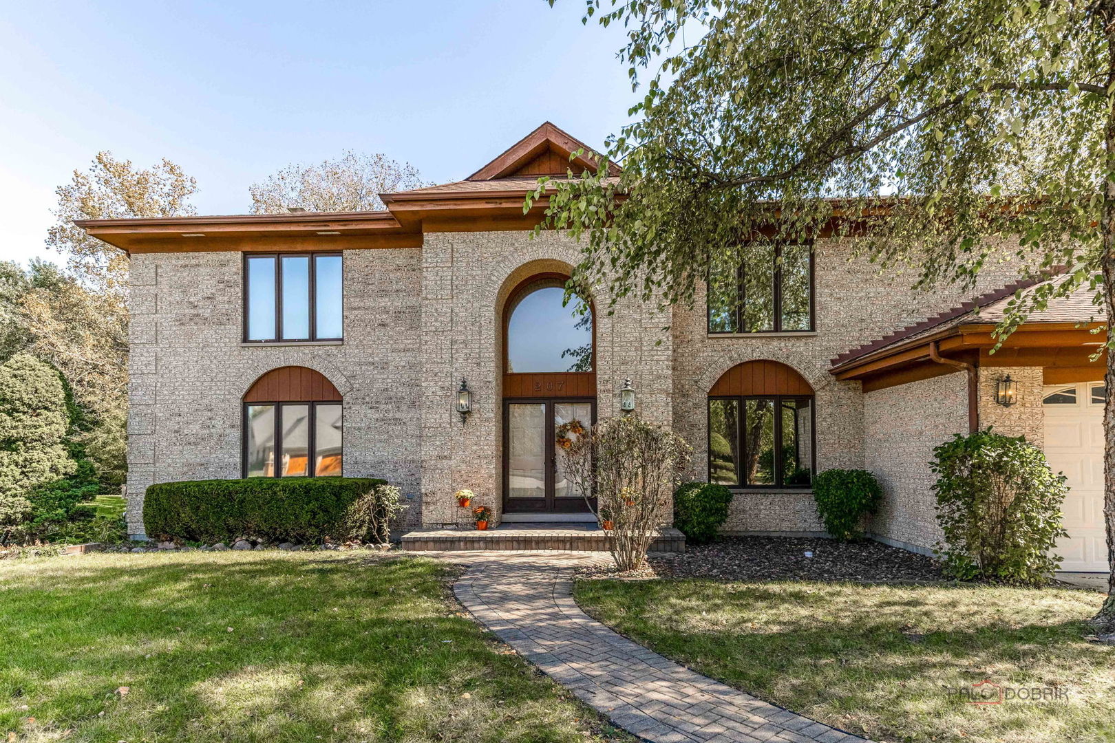 207 Linden Road S
