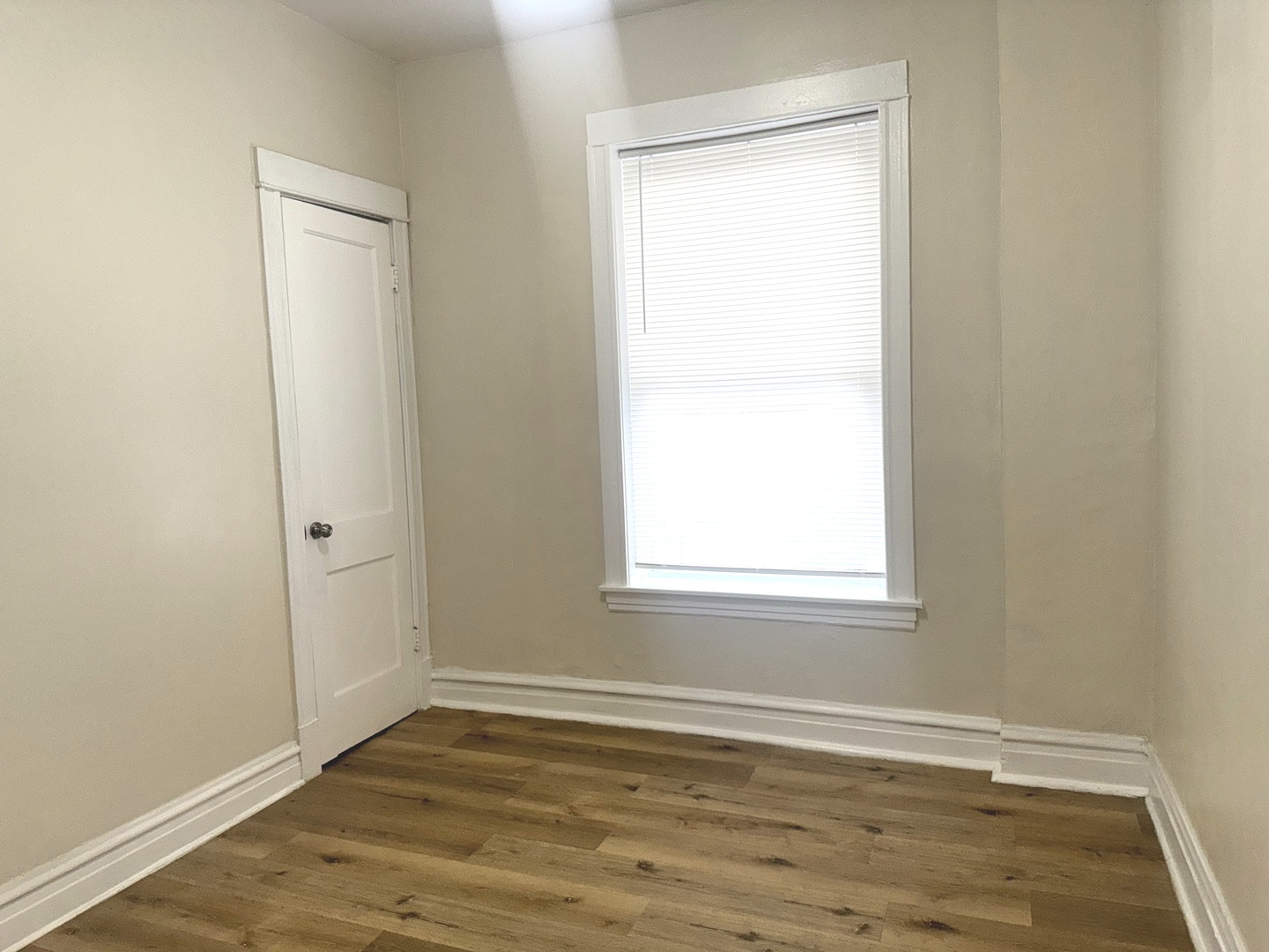 2158 N Hamlin Avenue 2R