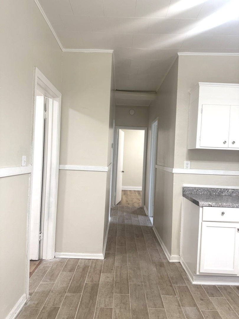 2158 N Hamlin Avenue 2R