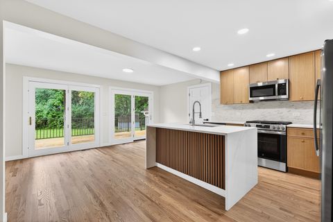 Tiny photo for 33 Valewood Road, West Chicago, IL 60185 (MLS # 12670013)