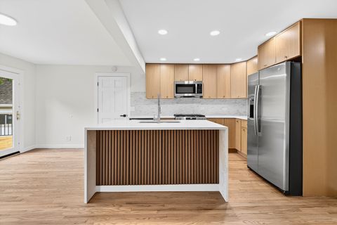Tiny photo for 33 Valewood Road, West Chicago, IL 60185 (MLS # 12670013)