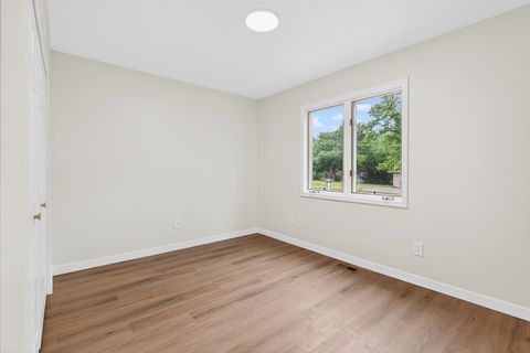 Tiny photo for 33 Valewood Road, West Chicago, IL 60185 (MLS # 12670013)