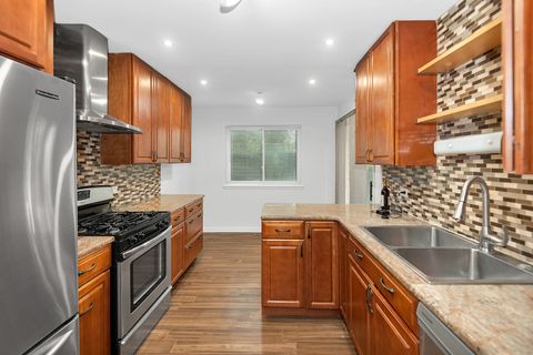 Tiny photo for 1059 Southbury Lane #D1, Wheeling, IL 60090 (MLS # 12480392)