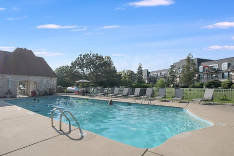 Tiny photo for 5200 Carriageway Drive #210, Rolling Meadows, IL 60008 (MLS # 12783546)