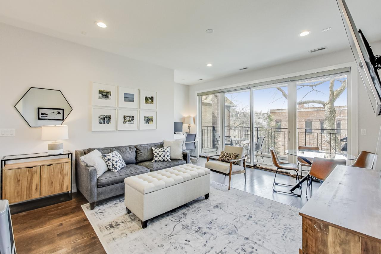 1057 N Winchester Avenue 2