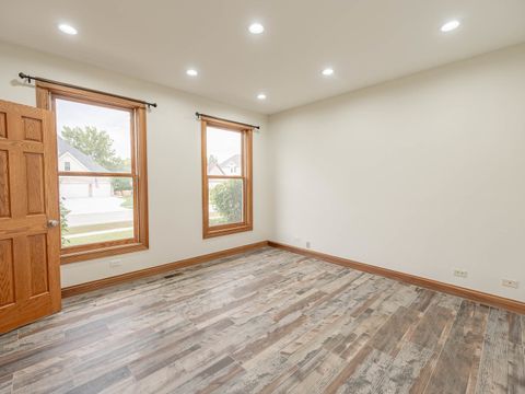 Tiny photo for 26w185 Meadowview Court, Wheaton, IL 60187 (MLS # 12491572)