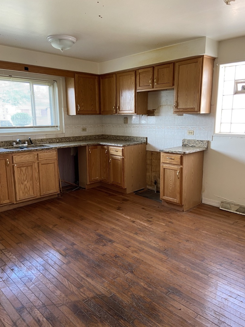 1024 W 108th Street