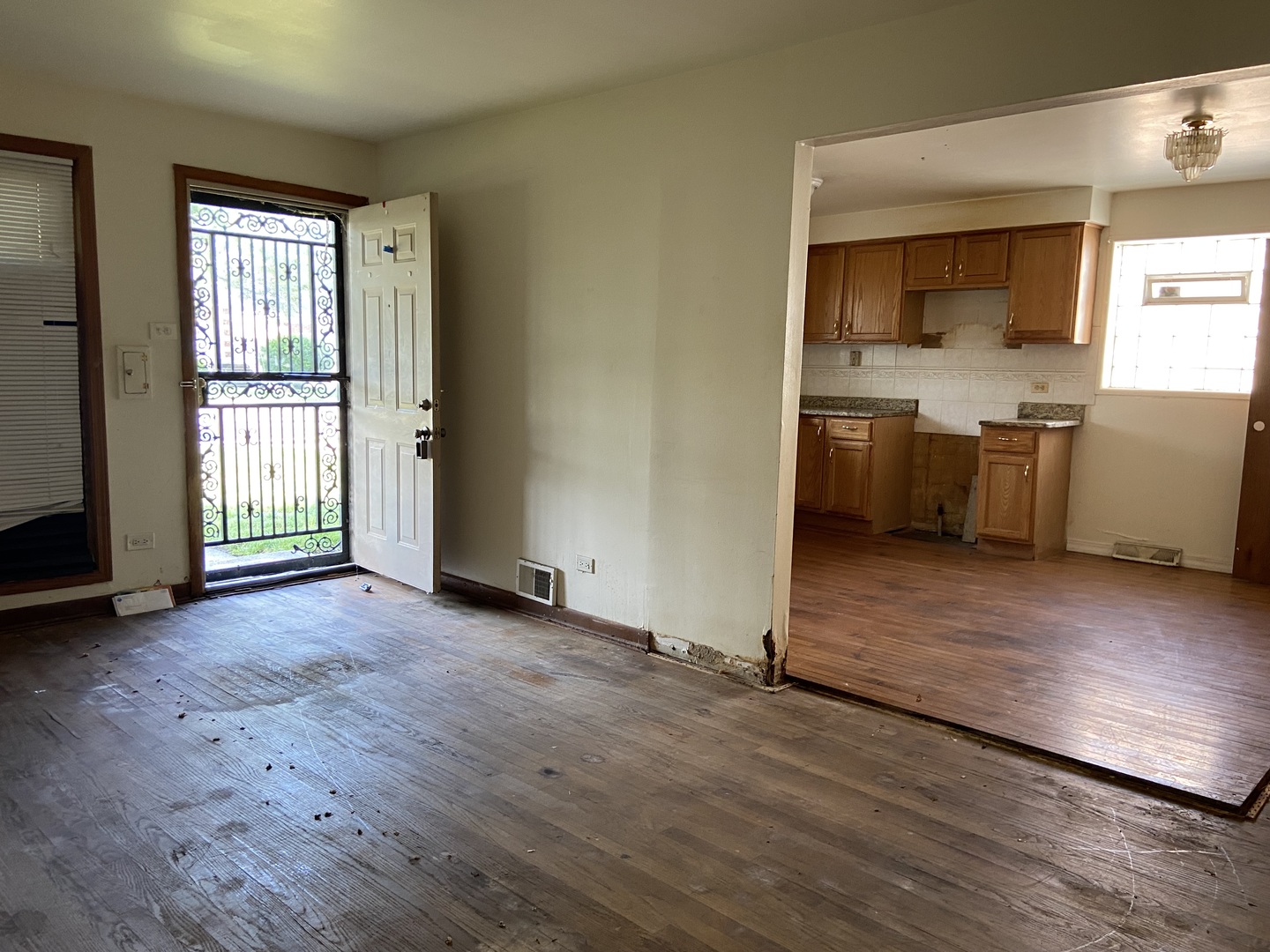 1024 W 108th Street