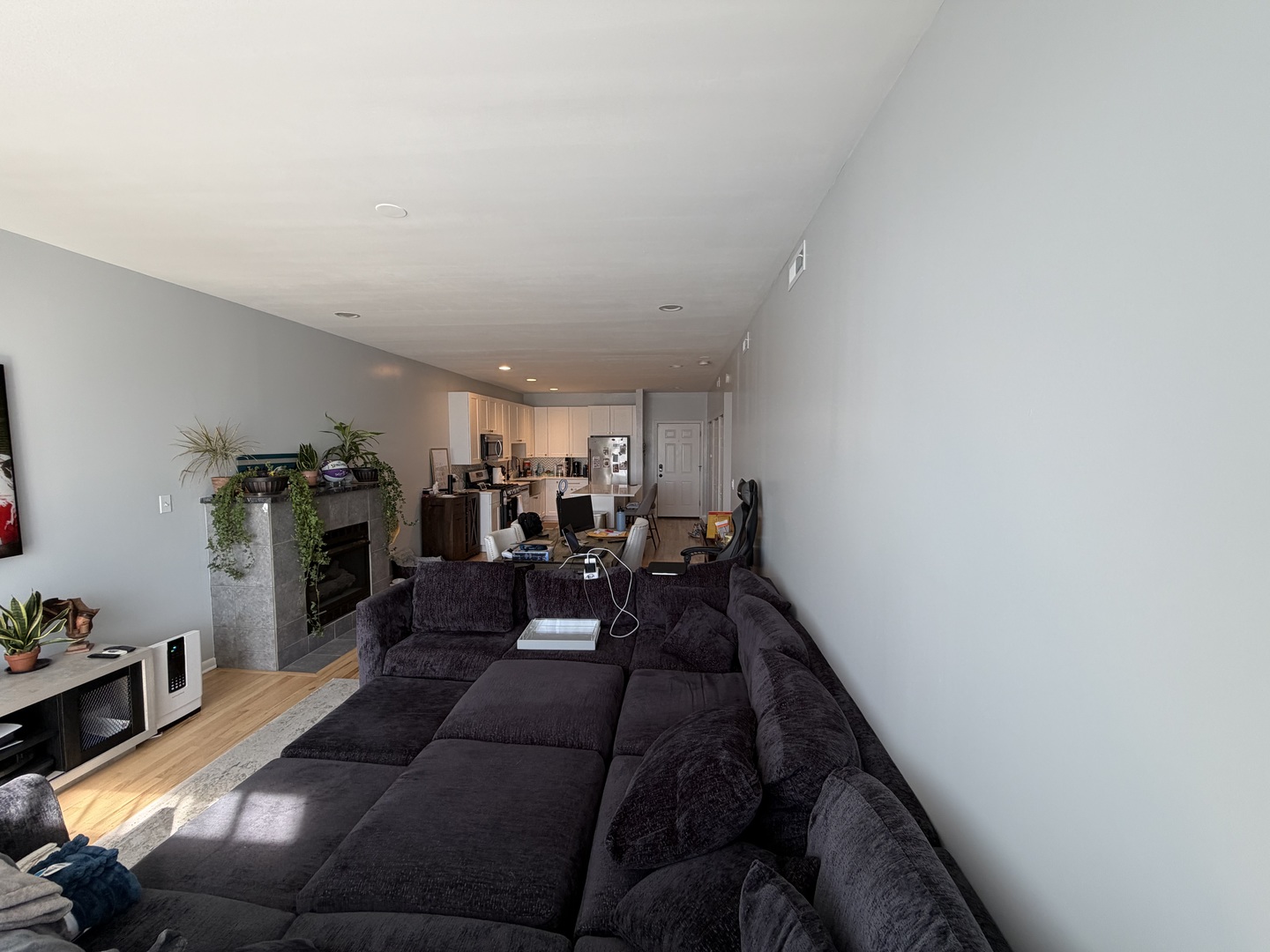 6135 N Broadway Street 305