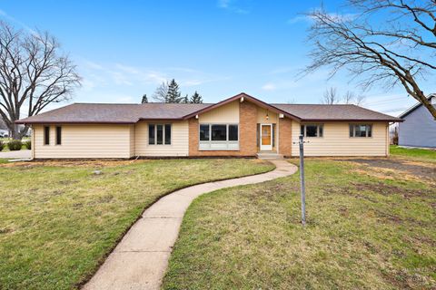 Photo of 10817 Bonnie Brae Road, Huntley, IL 60142 (MLS # 12611042)