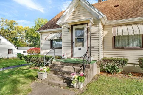 Tiny photo for 824 Harlow Avenue, Joliet, IL 60433 (MLS # 12503793)