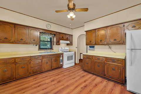 Tiny photo for 824 Harlow Avenue, Joliet, IL 60433 (MLS # 12503793)