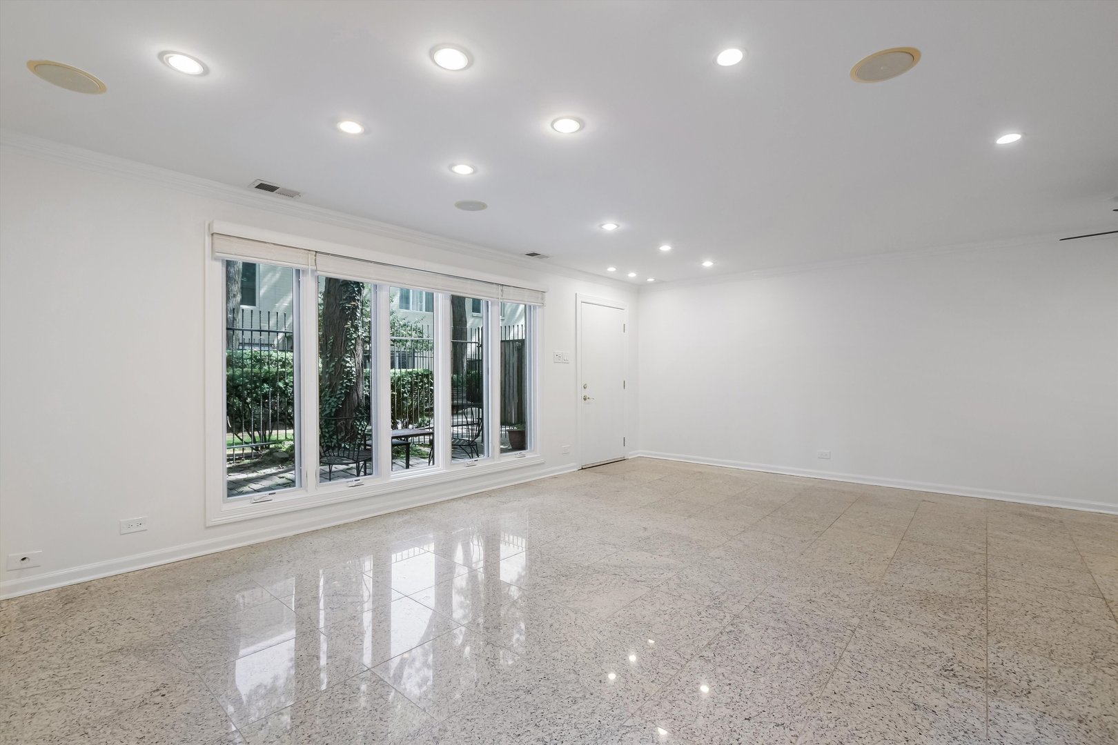 1073 S Park Terrace 207