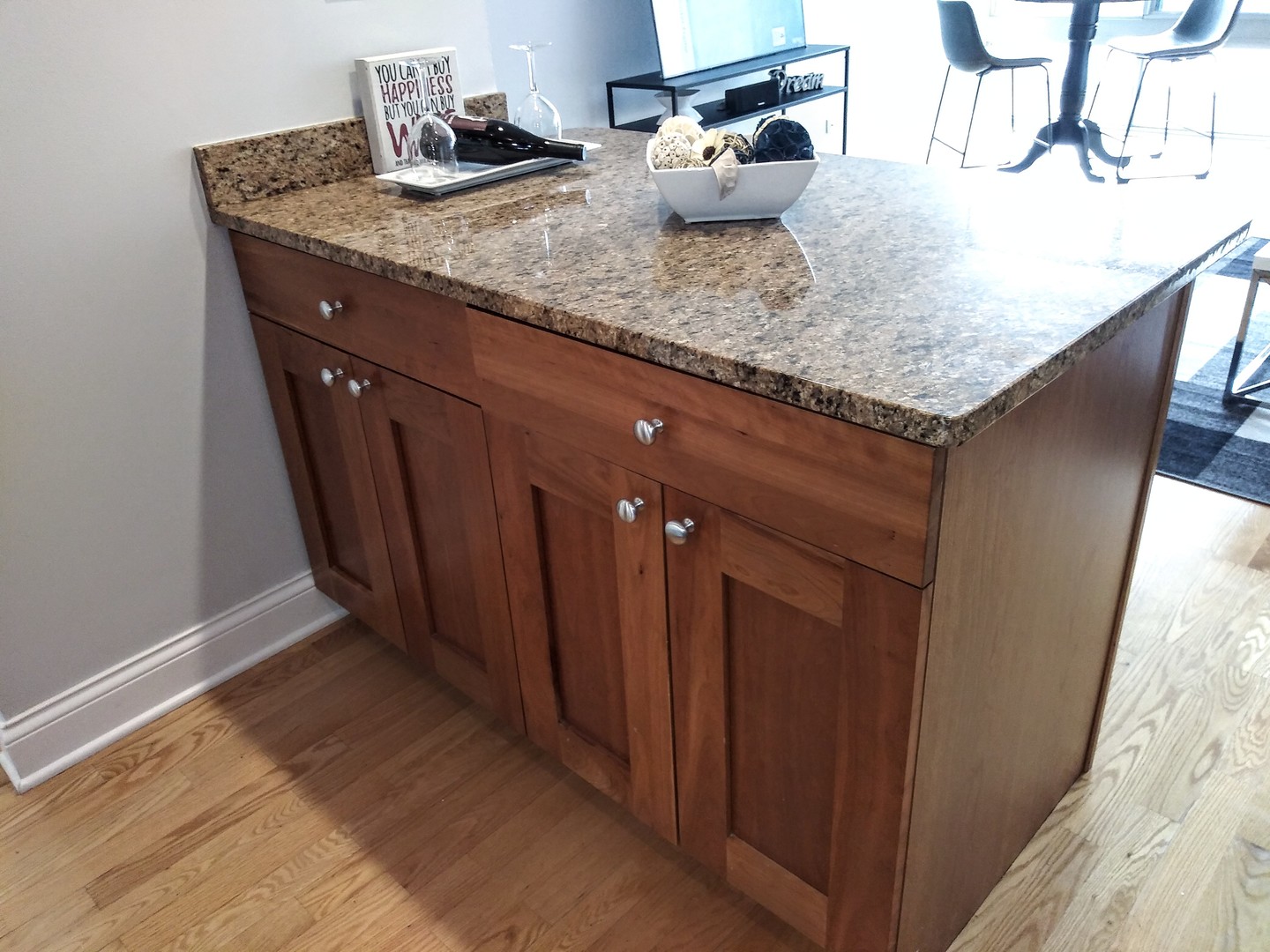 450 W Briar Place 6M