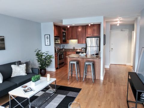 Tiny photo for 450 W Briar Place #6M, Chicago, IL 60657 (MLS # 12605700)
