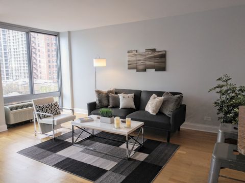 Tiny photo for 450 W Briar Place #6M, Chicago, IL 60657 (MLS # 12605700)