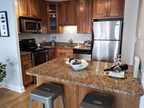 Tiny photo for 450 W Briar Place #6M, Chicago, IL 60657 (MLS # 12605700)