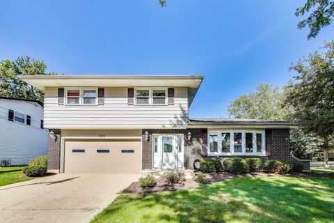 1822 E Tano Lane Mount Prospect IL 60056