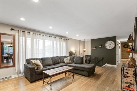 Tiny photo for 15309 Walnut Road, Oak Forest, IL 60452 (MLS # 12495060)