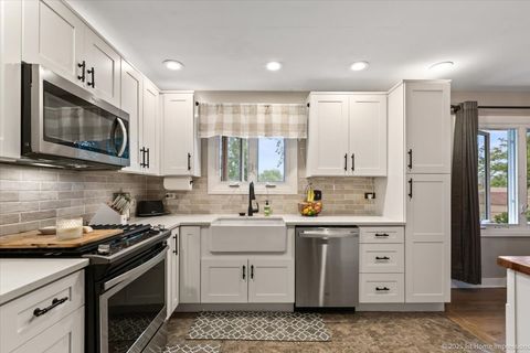 Tiny photo for 15309 Walnut Road, Oak Forest, IL 60452 (MLS # 12495060)