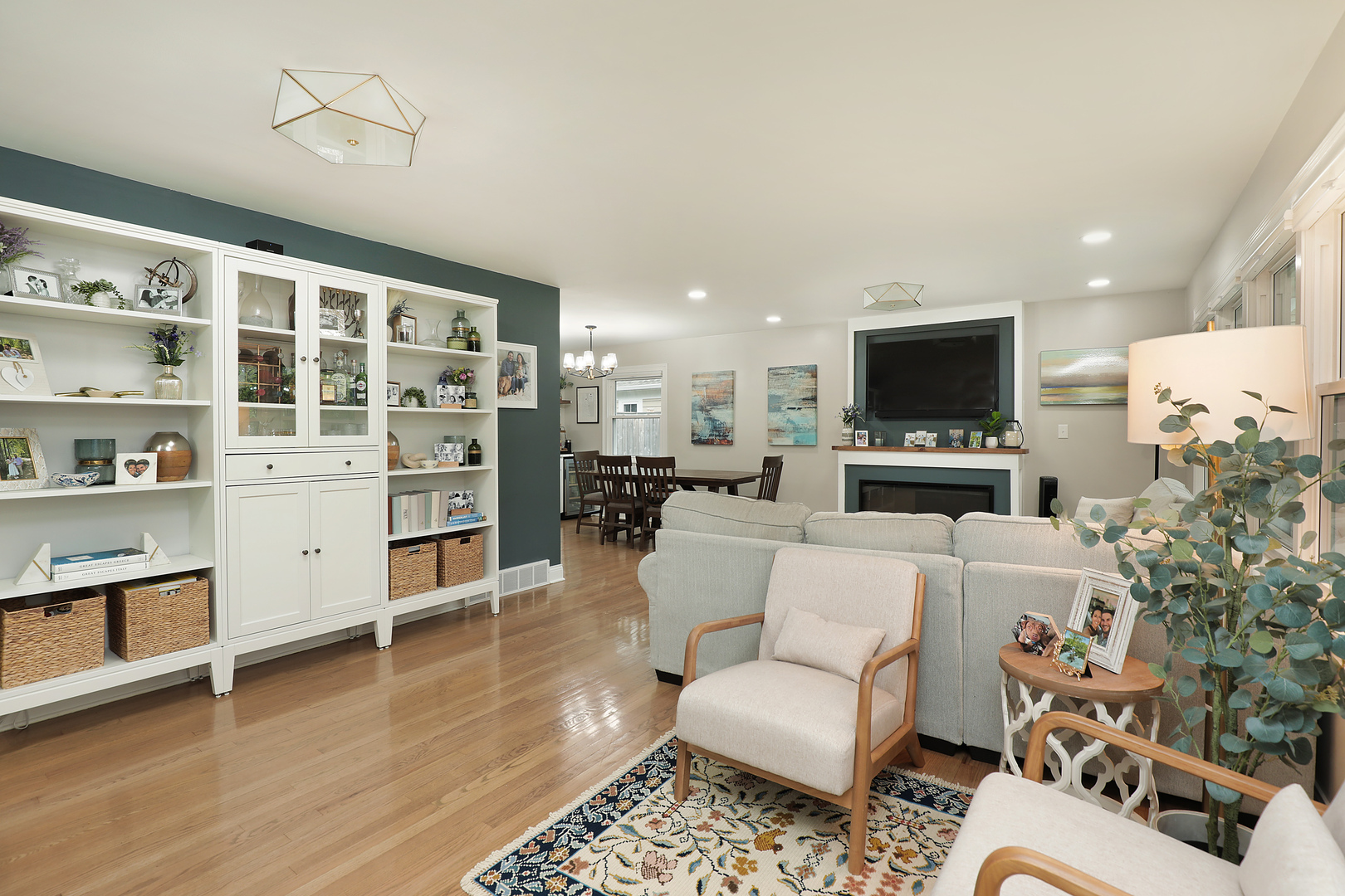 1265 Woodland Drive