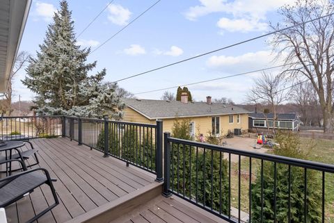 Tiny photo for 3719 N Thornwood Avenue, Davenport, IA 52806 (MLS # 12604709)