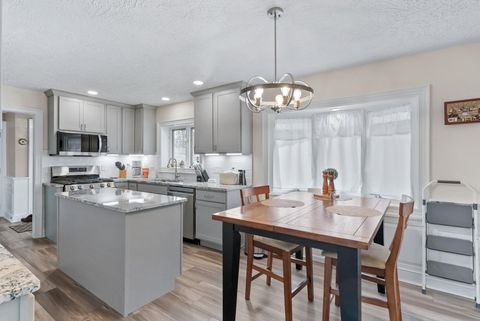 Tiny photo for 3719 N Thornwood Avenue, Davenport, IA 52806 (MLS # 12604709)