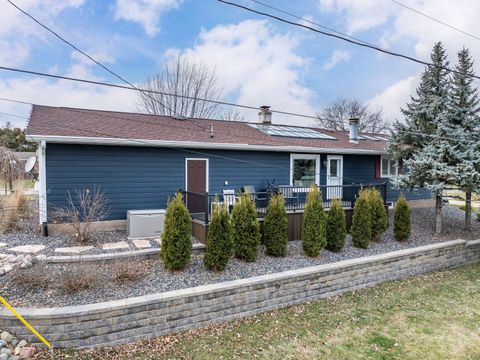 Tiny photo for 3719 N Thornwood Avenue, Davenport, IA 52806 (MLS # 12604709)