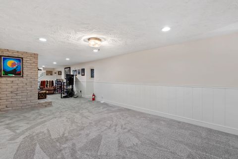 Tiny photo for 3719 N Thornwood Avenue, Davenport, IA 52806 (MLS # 12604709)