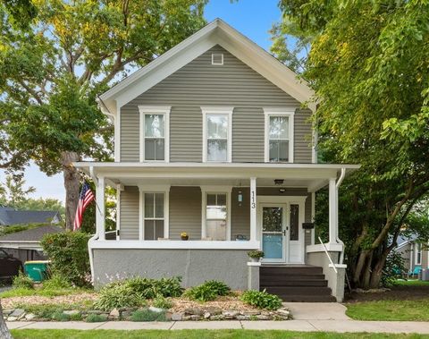Photo of 113 E Ottawa Street, Sycamore, IL 60178 (MLS # 12489381)
