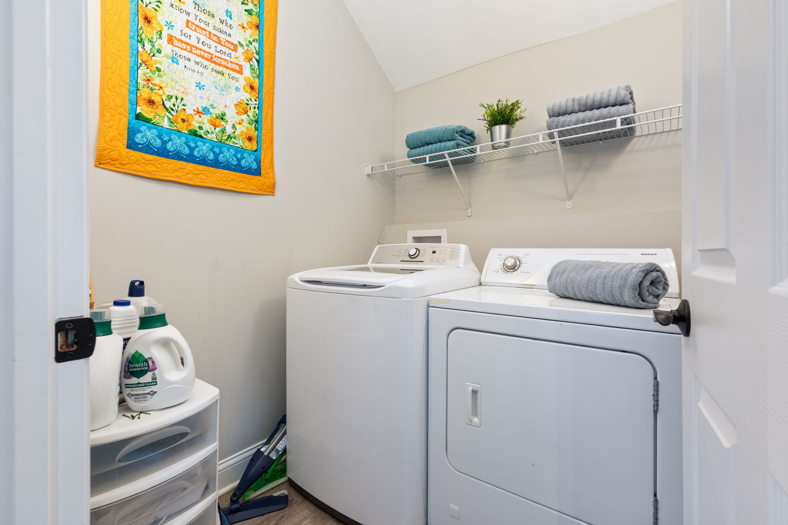 Sycamore, Illinois 60178, United States, 4 Bedrooms Bedrooms, ,2 BathroomsBathrooms,Residential,Active,222813