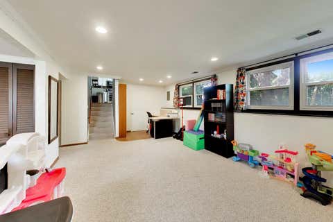Tiny photo for 8 Charles Court, Buffalo Grove, IL 60089 (MLS # 12680144)