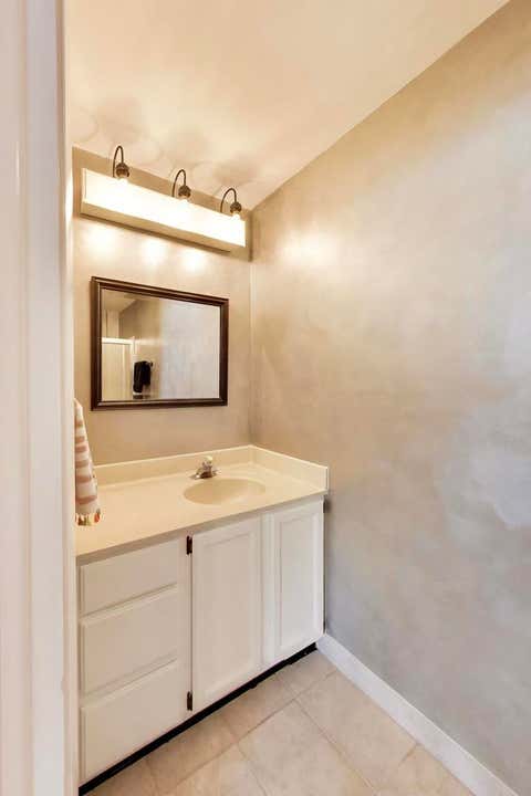 Tiny photo for 8 Charles Court, Buffalo Grove, IL 60089 (MLS # 12680144)