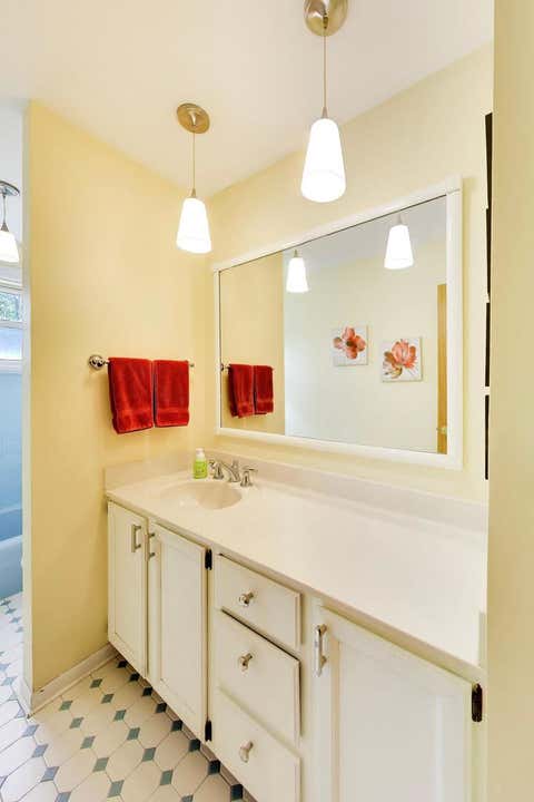 Tiny photo for 8 Charles Court, Buffalo Grove, IL 60089 (MLS # 12680144)
