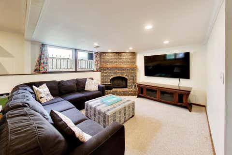 Tiny photo for 8 Charles Court, Buffalo Grove, IL 60089 (MLS # 12680144)