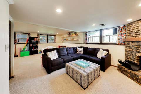 Tiny photo for 8 Charles Court, Buffalo Grove, IL 60089 (MLS # 12680144)