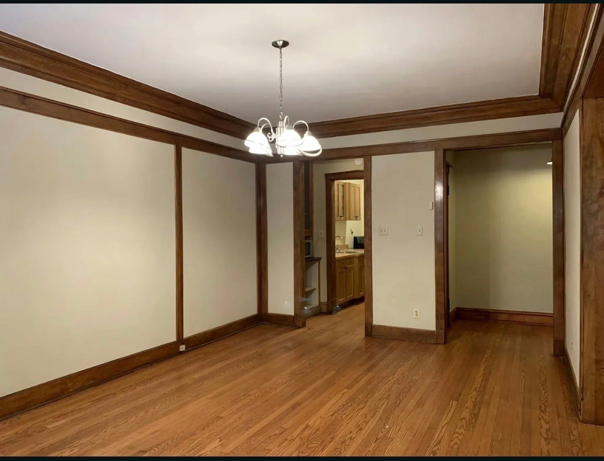 2332 E 70th Place