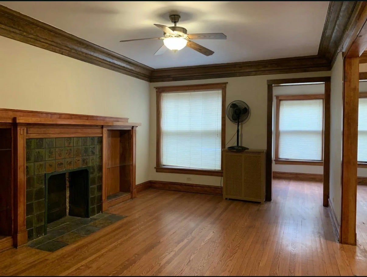 2332 E 70th Place