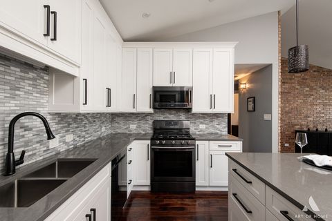 Tiny photo for 10820 Kathleen Court #D, Palos Hills, IL 60465 (MLS # 12482209)